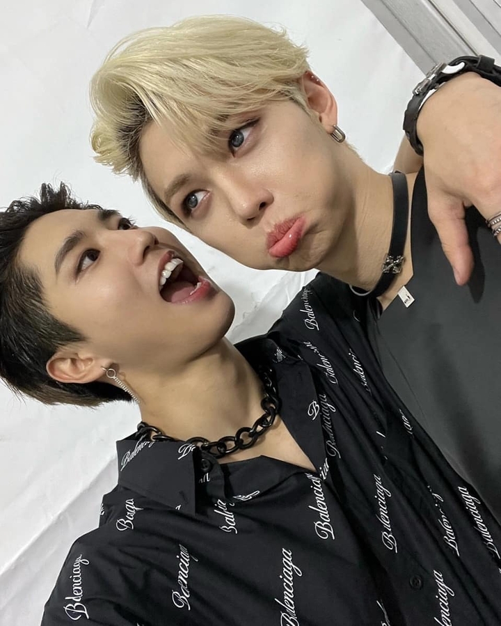 Stray Kids