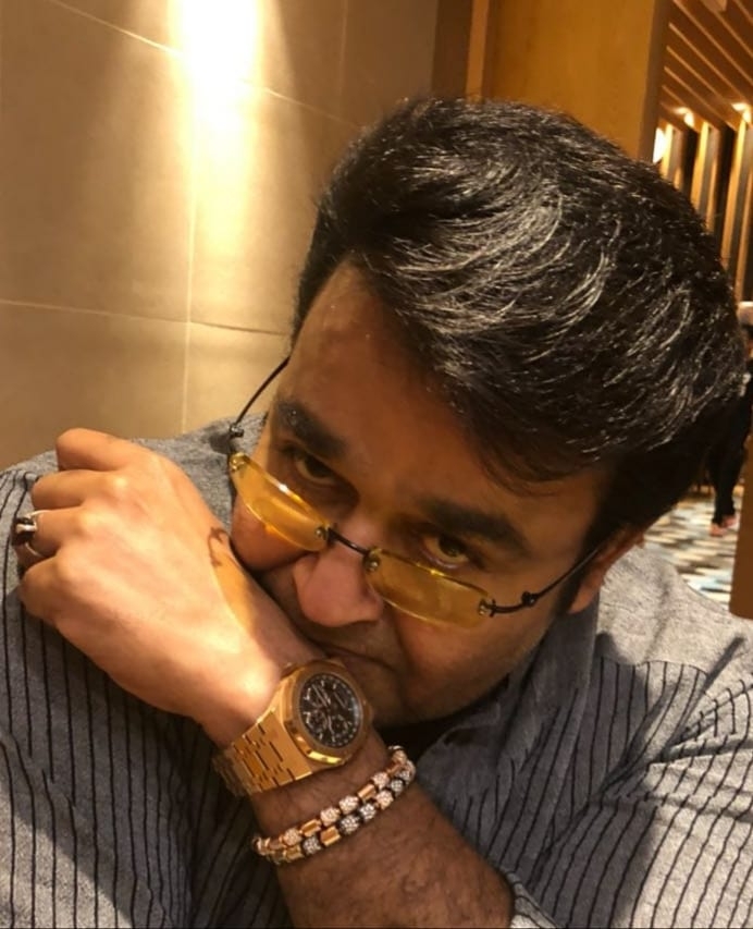 mohanlal_selfie....