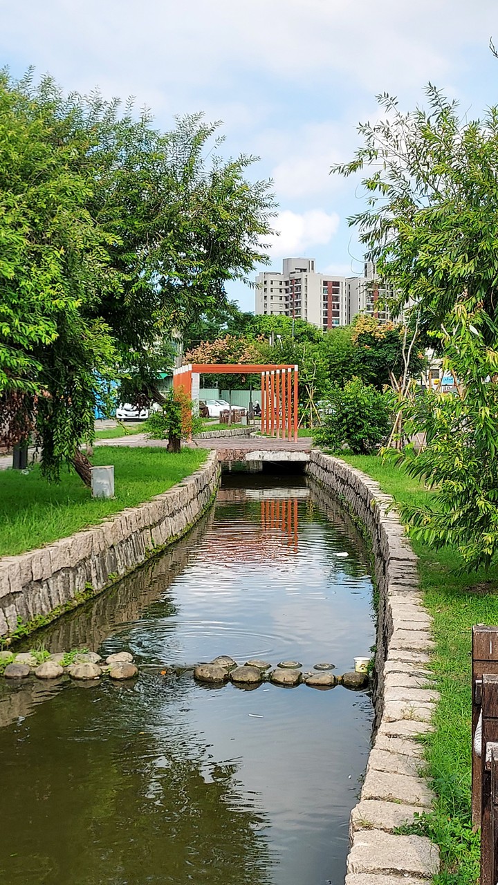 台灣高雄曹公圳