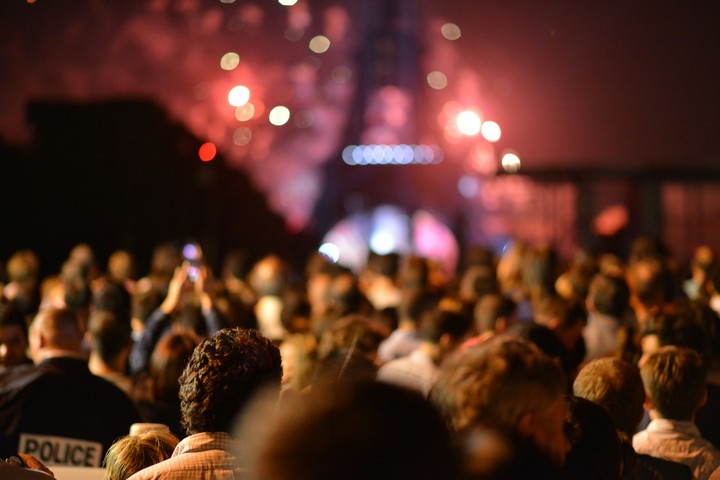 people ahead of eiffel tower