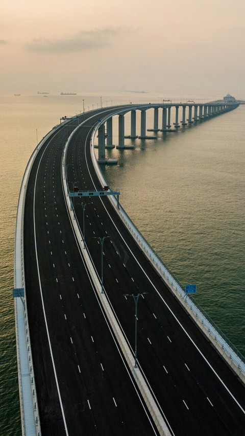 A very long highway bridge...@ the china