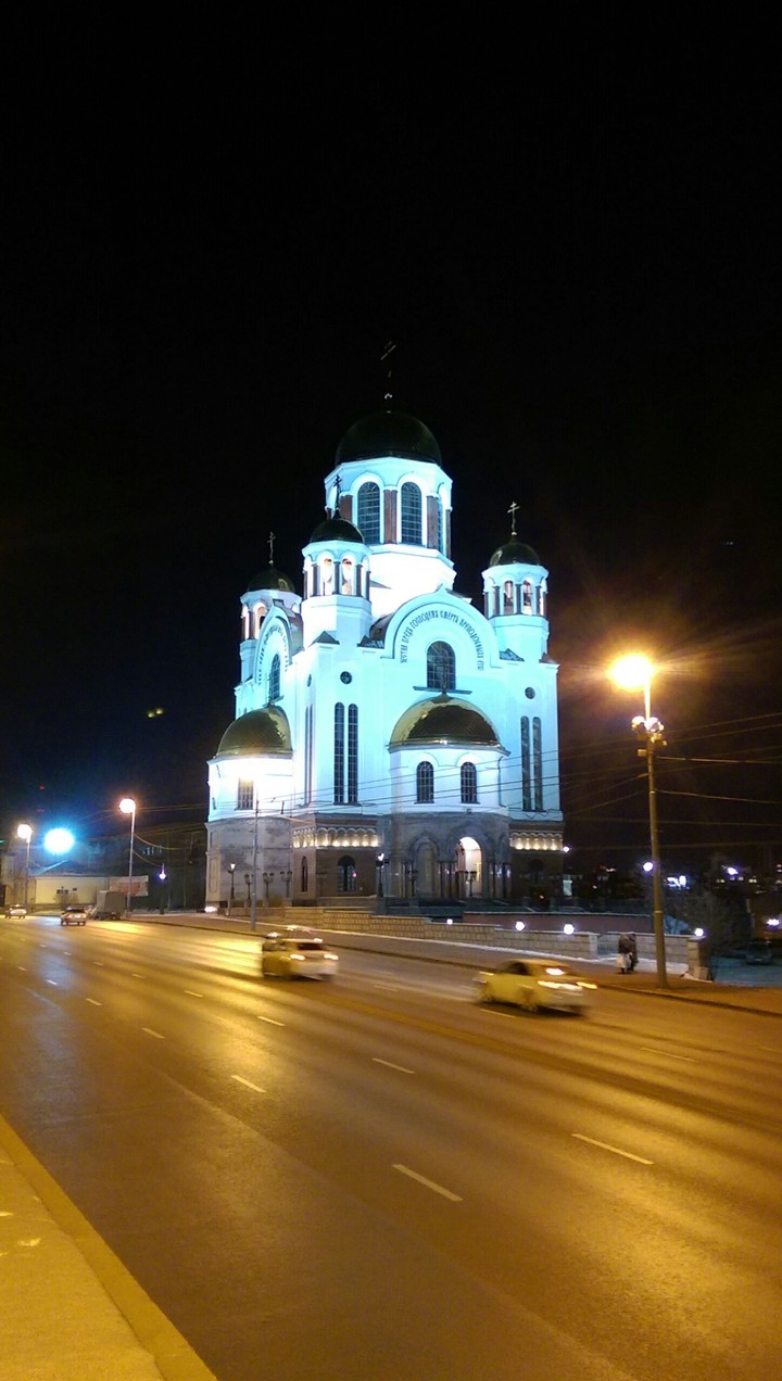 Храм