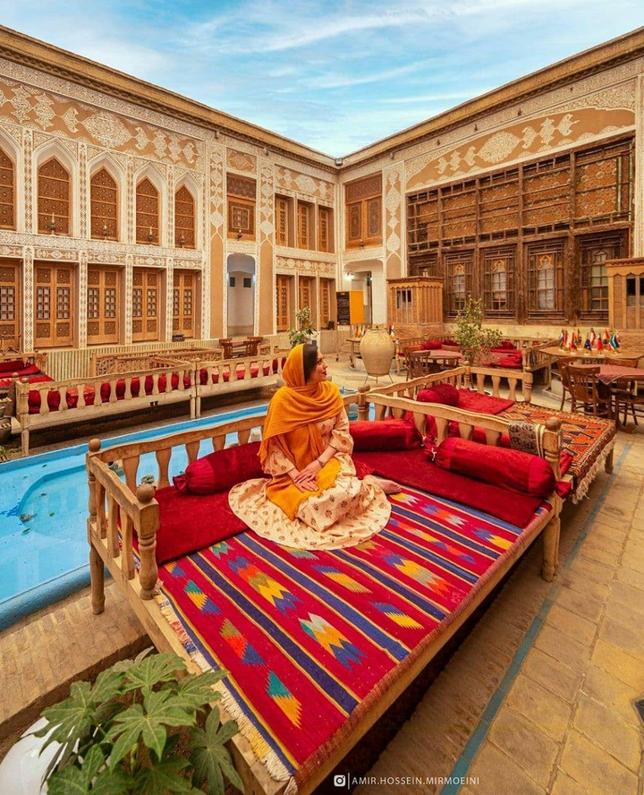 Malek o Tojar Hotel