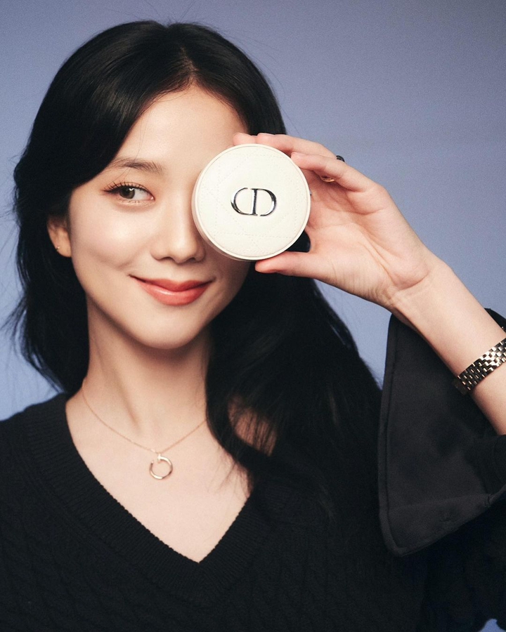 ^_~ JISOO