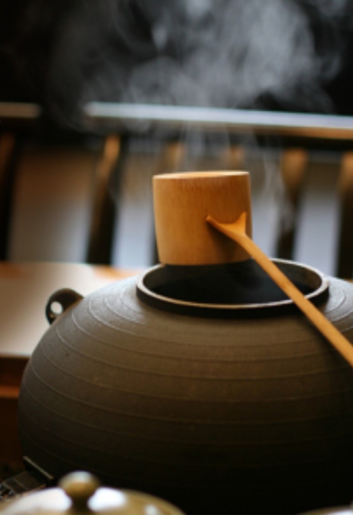 Japanese tea ceremony implements