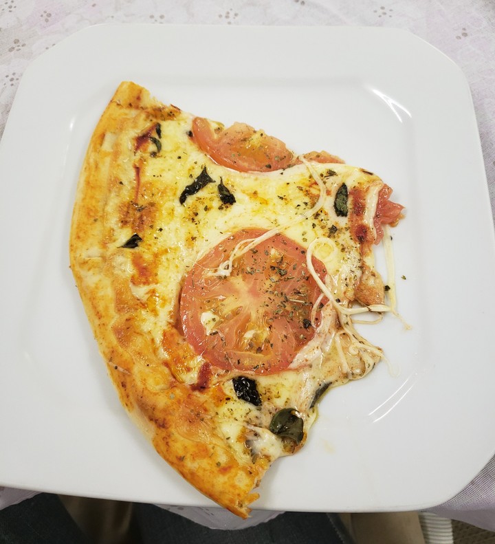wanna eat some pizza?
