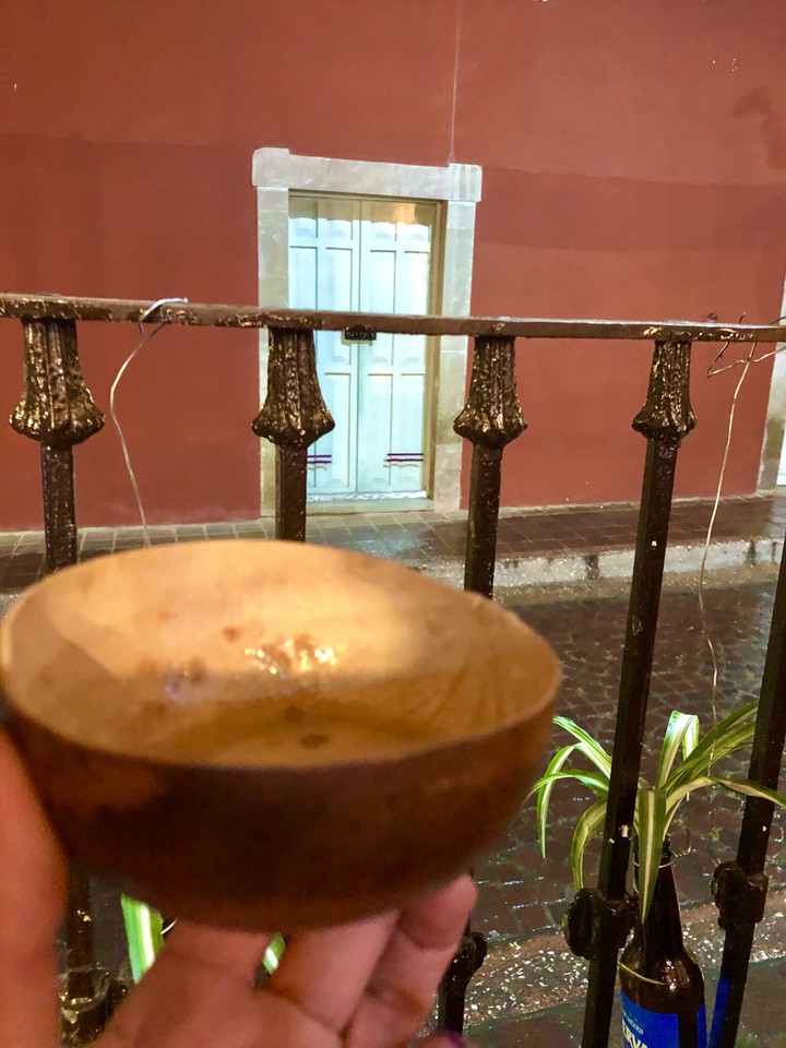 Un mezcal bajo la lluvia