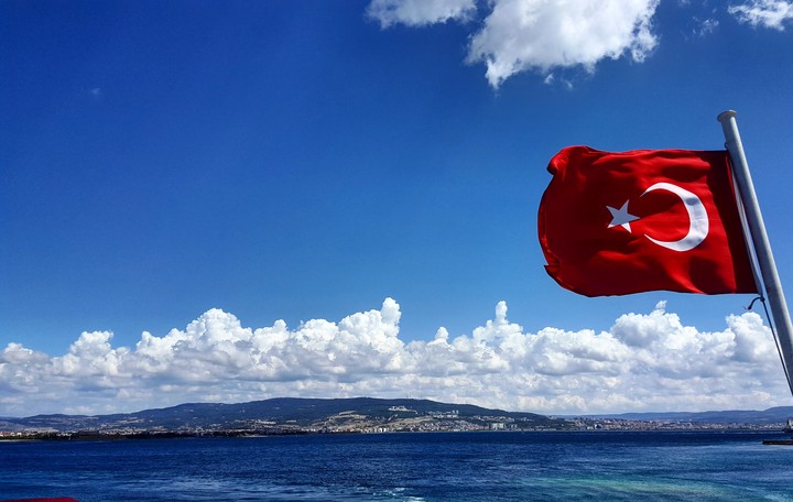 Türk bayrağı ve deniz
