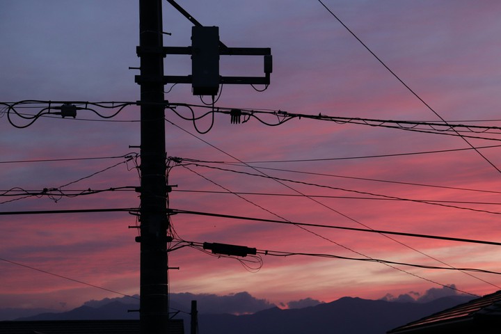 夕焼けと電信柱