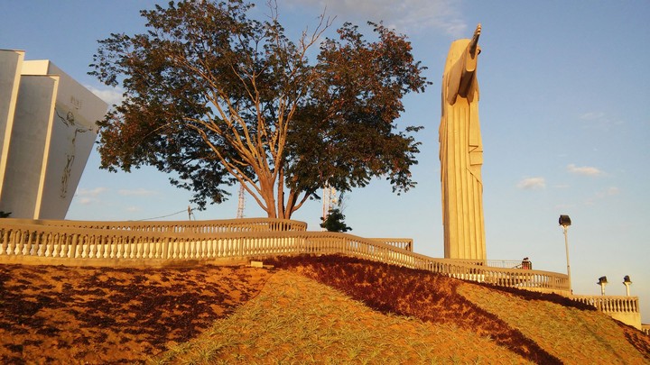 Estátua Cristo em Muriaé, MG, Brasil.
