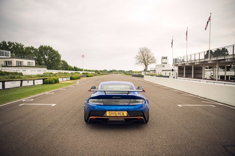 Aston Martin Vantage GT8