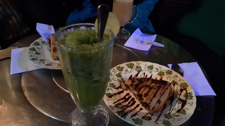 Tarde de Onces en Magola Buendia