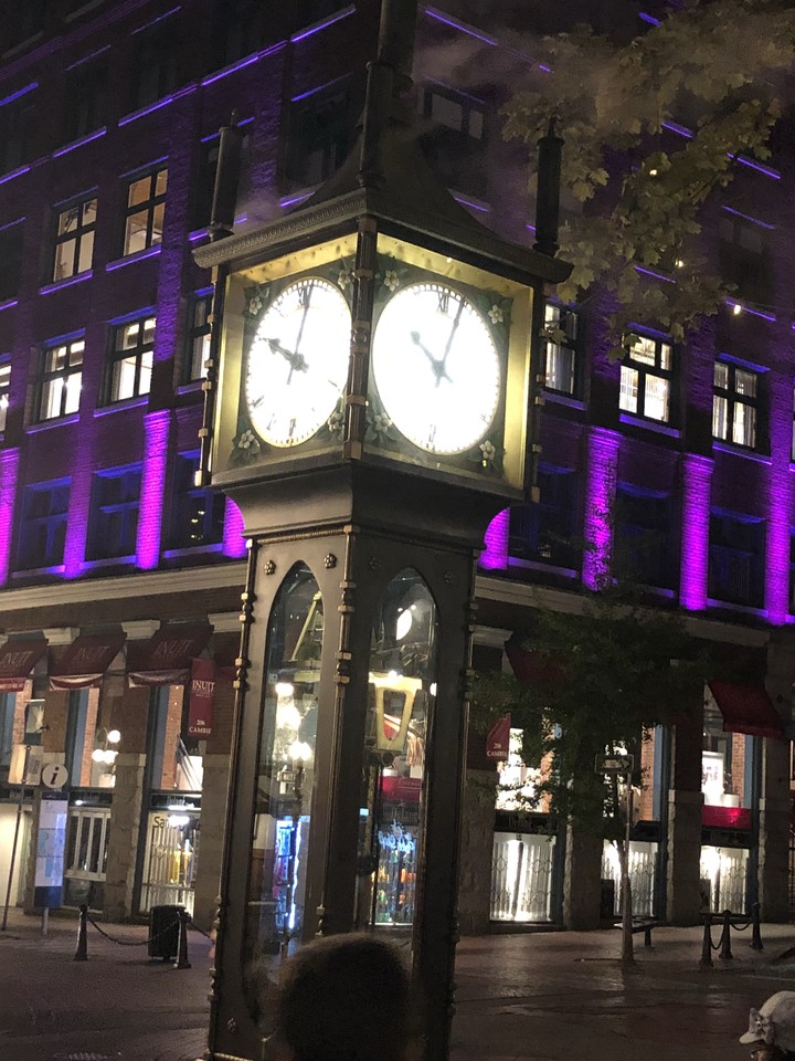 worlds first steam clock