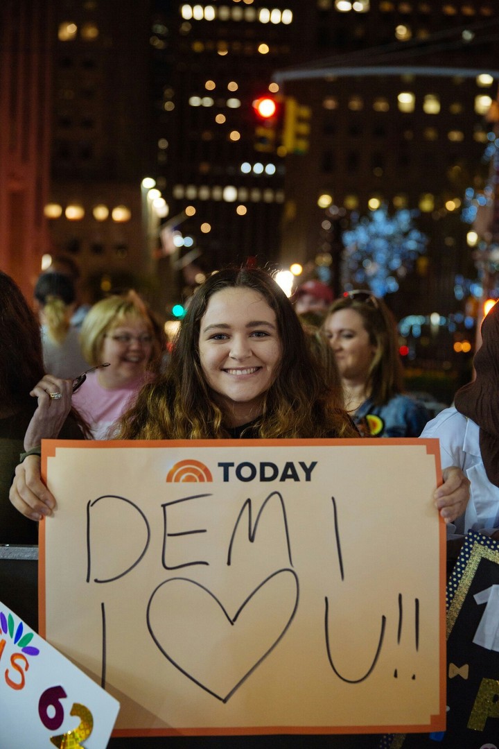Lovatic-Demi Lovato