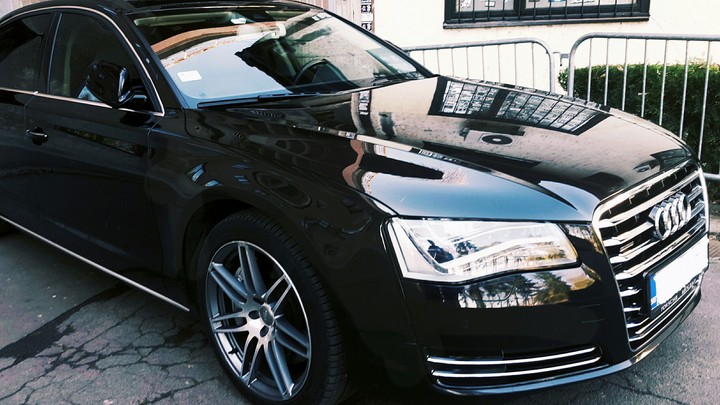 AUDI A8L