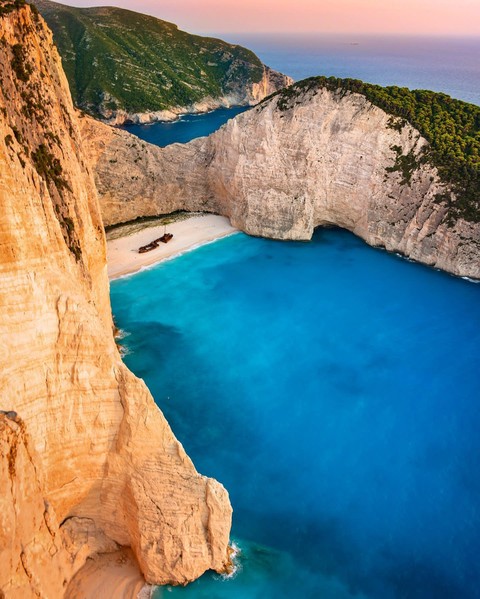 Do you wanna visit this island ?