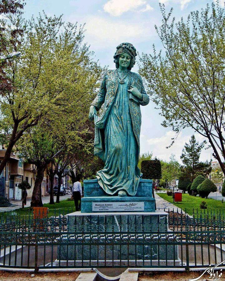 Mastoureh Ardalan Statue_ Sanandaj