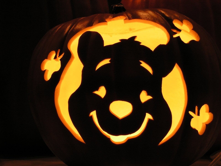 WINNIE THE POOH ON A PUMPKIN WITH BUTTERFLIES