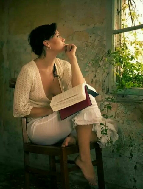 alone lady