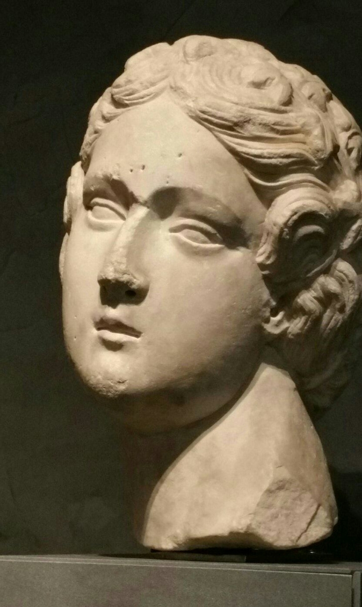 déesse aphrodite romaine