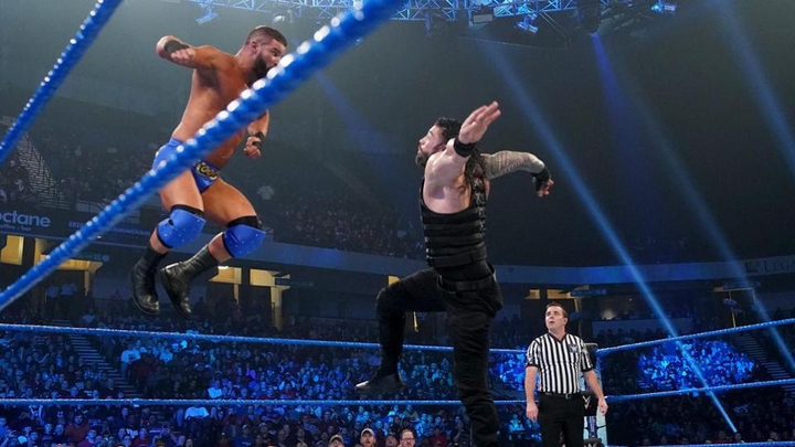 oman Reigns battled Robert Roode in Friday Night[+]