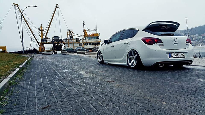 Opel Astra Sport