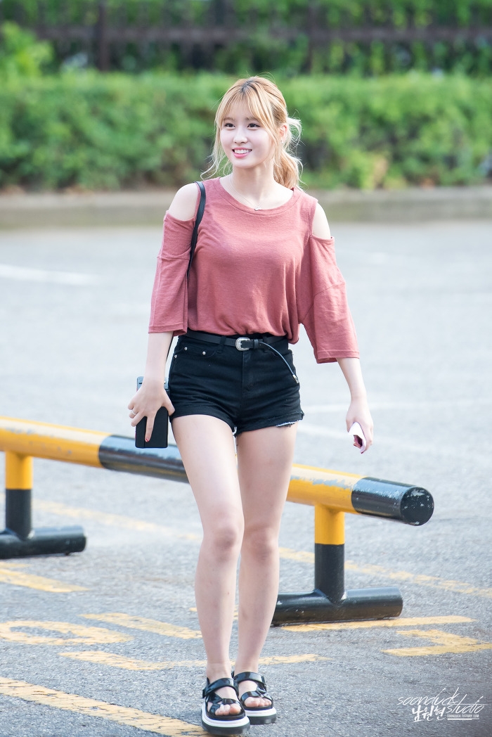 Hirai Momo