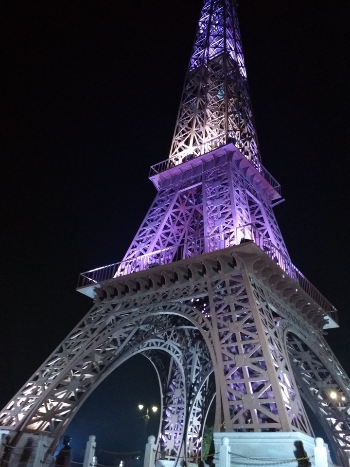 this not eiffel tower of Paris