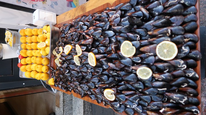 Midye Dolma(Stuffed mussels)
