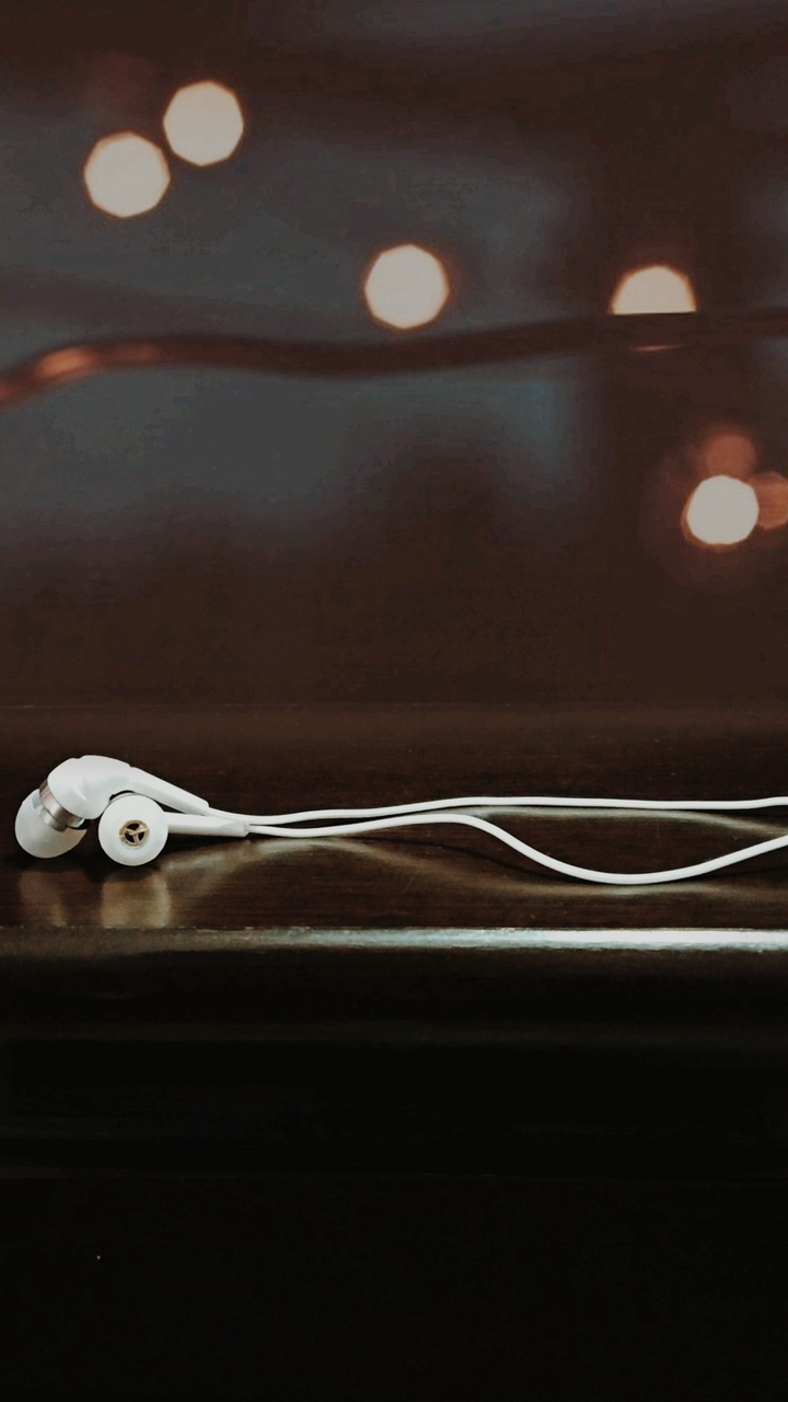 earphones