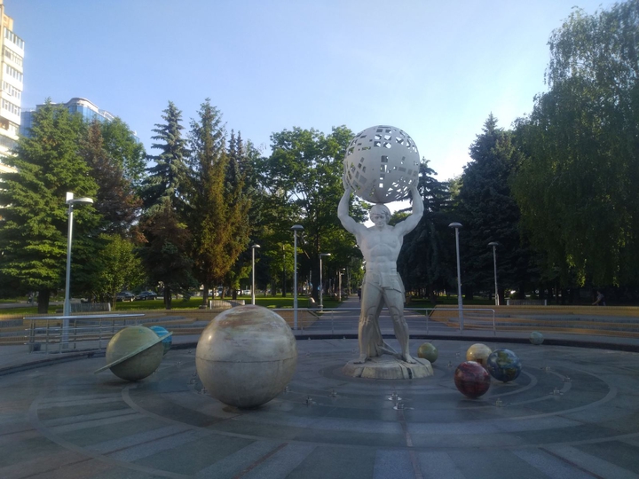 фонтан планетарий