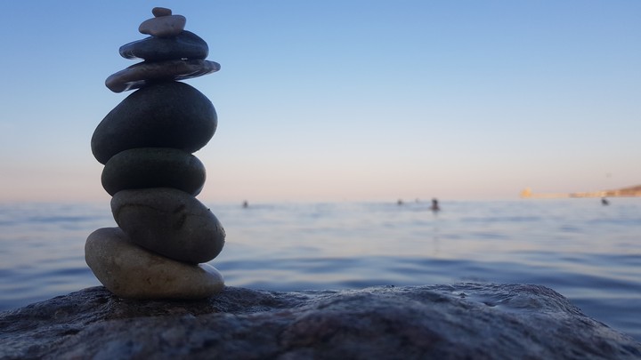 Rock balancing