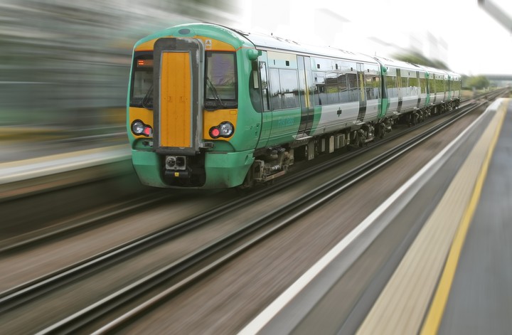 [Video Wallpaper] Skytrain
