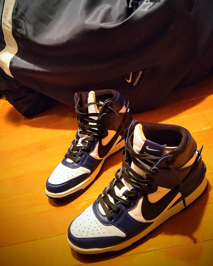sneakers