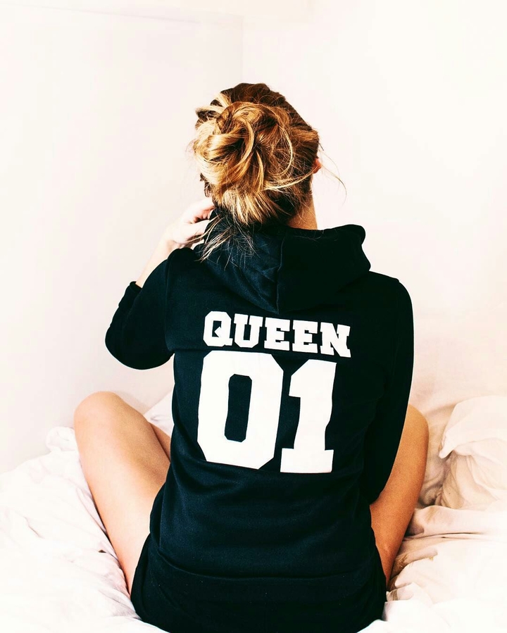 Queen ! It"s me