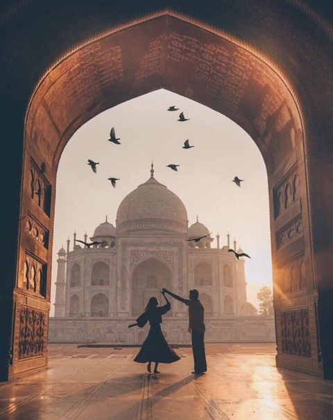taj mahal + this couple = endless beauty