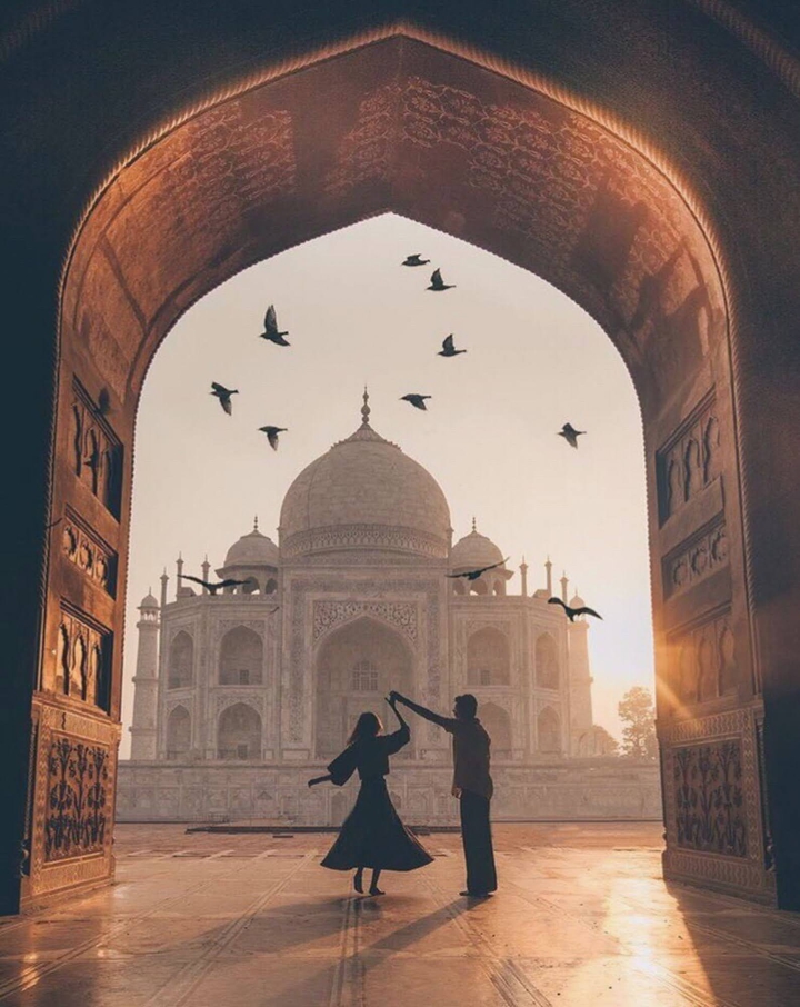 taj mahal + this couple = endless beauty