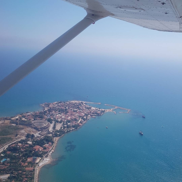 deniz mavi uçuş