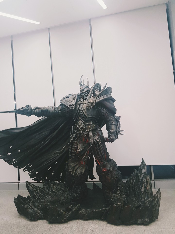 Lich king statue