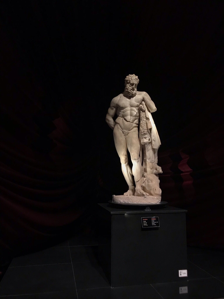 statues