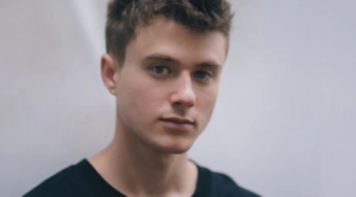 Alec Benjamin