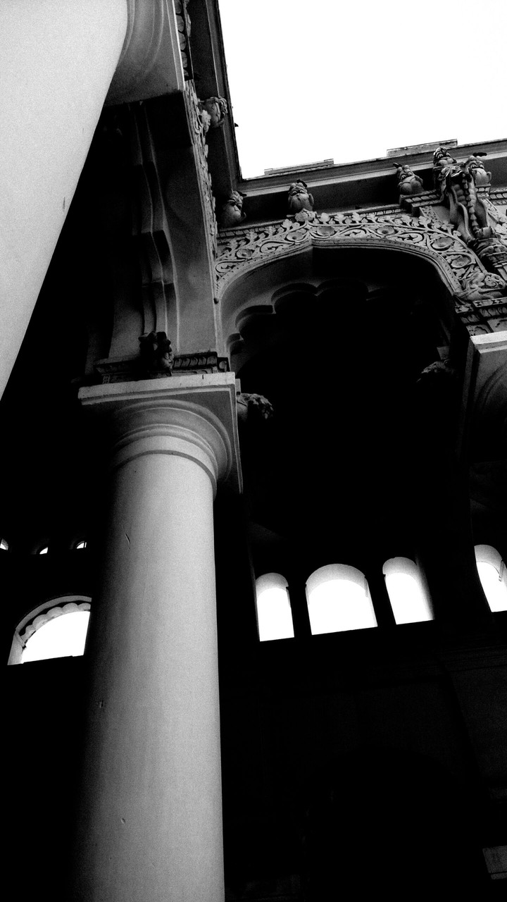 Sathz_photography Ancient pillars Madurai Nayakkar Mahal