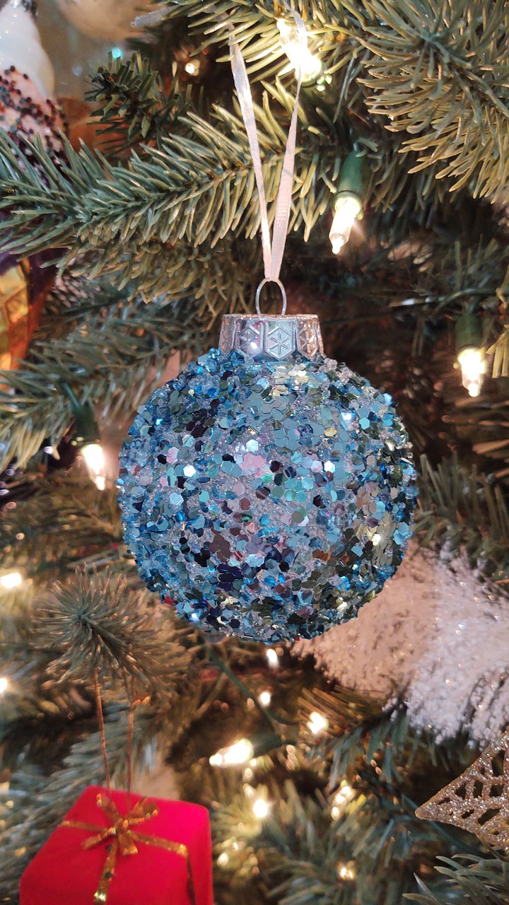 Sparkly Blue Christmas Lovin