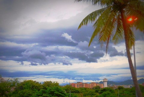 MONDAY MORNING SKIES