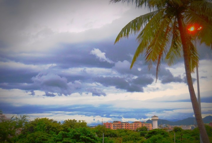 MONDAY MORNING SKIES