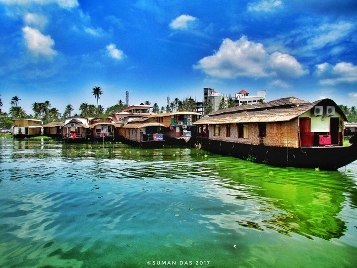 boats in kerala