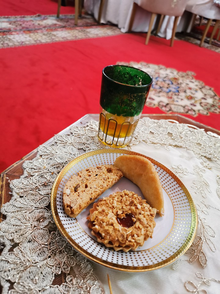 Tea and coockies