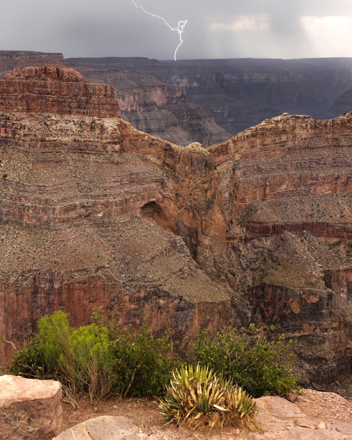 Grand Canyon west rim