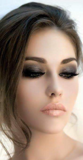 smoky eyes