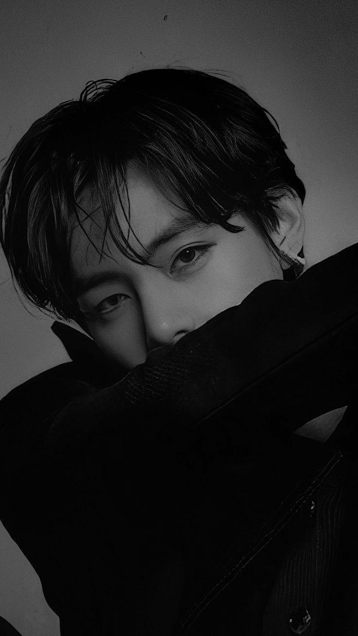 Kim Taehyung is sooo hot???